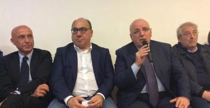 Il successo dei “diversamente renziani” e il tramonto di Magorno e del renzismo spinto