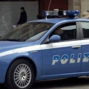 Catanzaro, sorpreso con 133 capi d’abbigliamento contraffatti: arrestato