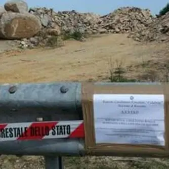 Campana: scoperta una discarica abusiva con rifiuti provenienti da attività di ristrutturazione