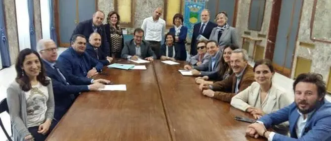 «Una delibera storica»: avviato l’iter per la fusione dei Comuni di Cosenza e Rende