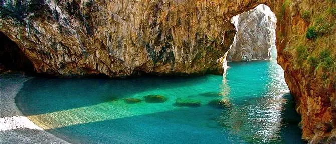 San Nicola Arcella, boom di turisti all’Arcomagno: 80mila visitatori in quattro mesi\n