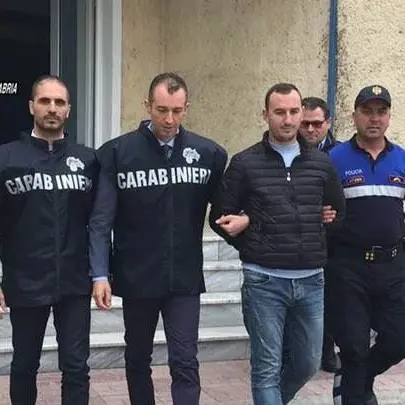 Arrestato dai Carabinieri di Locri in Albania il latitante internazionale Leonard Mucllari (VIDEO)