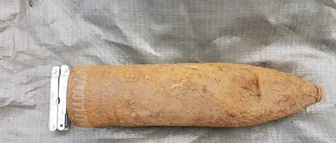 Camigliatello: arano il terreno ed emerge un ordigno bellico