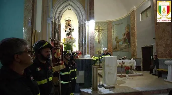 Catanzaro, i Vigili del fuoco celebrano la giornata “della memoria”