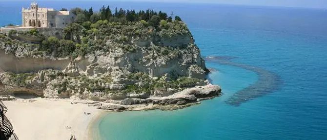 Torna balneabile il mare in diverse località calabresi. Ecco quali