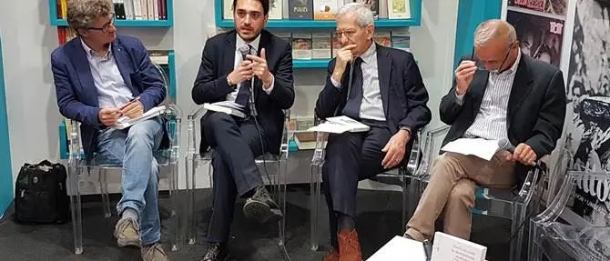 “La democrazia mafiosa”, il libro del sociologo Claudio Cavaliere presentato a Torino