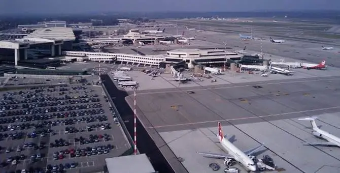 Arrestato a Malpensa su mandato Usa un turista cinese per spionaggio