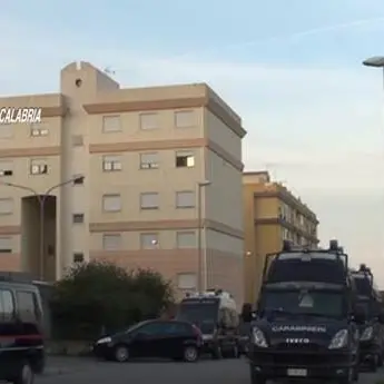 Reggio Calabria: armi e droga in appartamento sequestrato