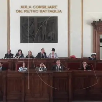 Reggio, ok al bilancio consuntivo tra le tensioni. Si riduce di 17 milioni il disavanzo