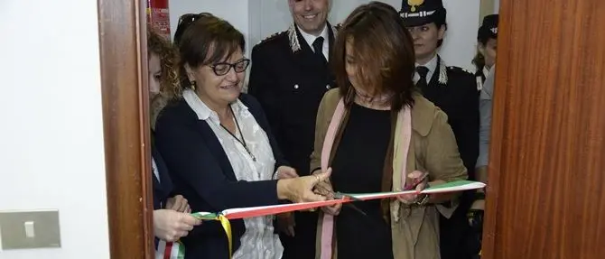 Catanzaro, stazione carabinieri: inaugurata stanza per vittime di violenza