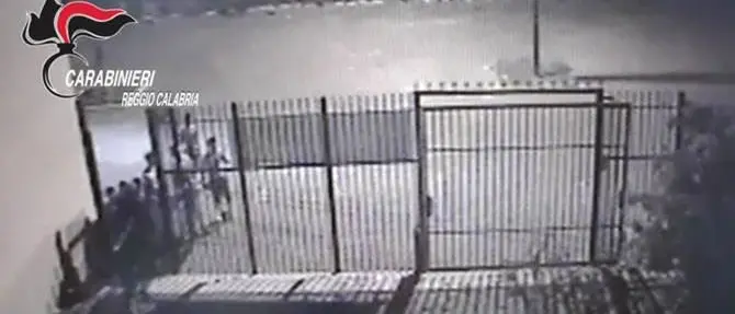 «Lo hai ammazzato. Ci arrestano tutti, ci danno trent’anni»