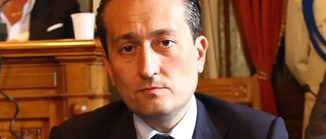 Lamezia Terme, si dimette l'assessore Massimiliano Carnovale