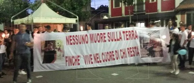Omicidio a Mileto, una fiaccolata per Francesco