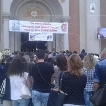 OMICIDIO PRESTIA | Più di tremila persone per salutare Francesco (VIDEO)