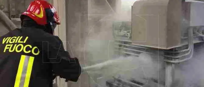 Incendio nel cementificio Calme di Marcellinara, nessun ferito