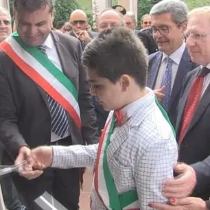 Taglio del nastro per la nuova sala consiliare del comune di Mendicino