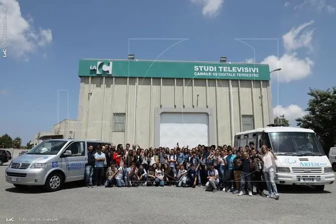 A scuola con LaC Tv. Porte aperte per 70 ragazzi del Vibonese (FOTO-VIDEO)