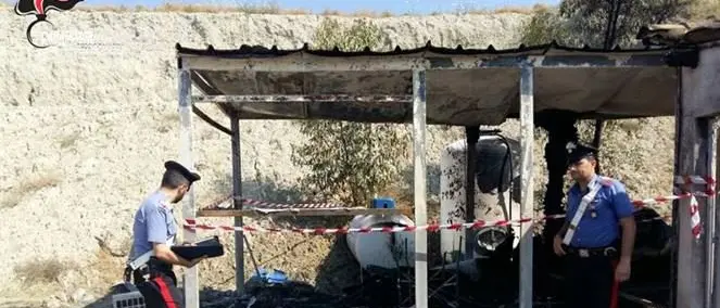 Non gli pagano lo stipendio, dipendente dà fuoco al ristorante