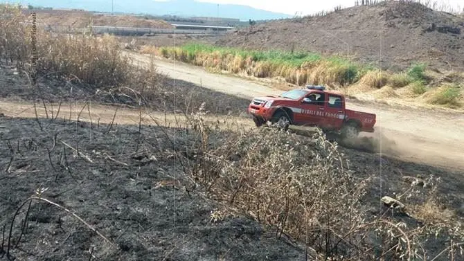 Incendio ex Legnochimica, Tansi rassicura: «Nessun elemento tossico nell'atmosfera» (VIDEO)