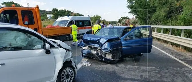 Catanzaro, incidente sulla statale 106: un ferito