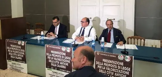 Guccione e Giudiceandrea presentano una legge regionale per i centri storici