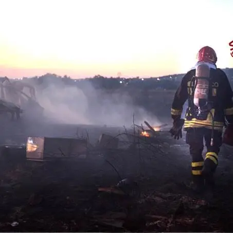 Incendi nel quartiere di Arghillà di Reggio, intervengono i Vigili del fuoco