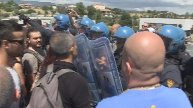 Marco Minniti all'Unical, contestazioni e cariche della polizia (FOTO-VIDEO)