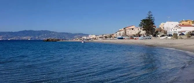 Balneazione, qualità delle acque: “Assente la cartellonistica sulle spiagge”