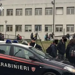 Catanzaro, non mandavano i figli a scuola: 24 genitori deferiti