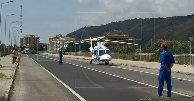 Anziano colpito da malore, traffico bloccato sulla Statale 18