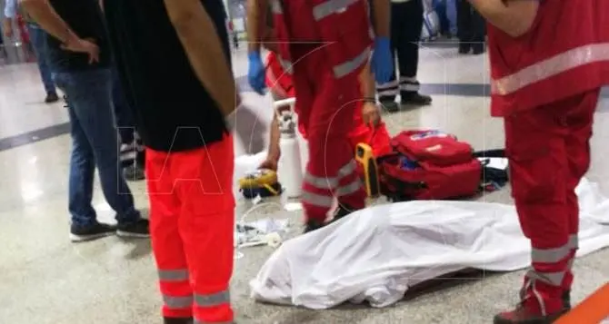 Lamezia, caos in Aeroporto. Morto un turista, malore per un altro passeggero