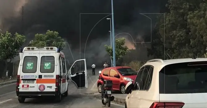 Inferno di fuoco nel Vibonese, evacuate aziende e un asilo a Porto Salvo