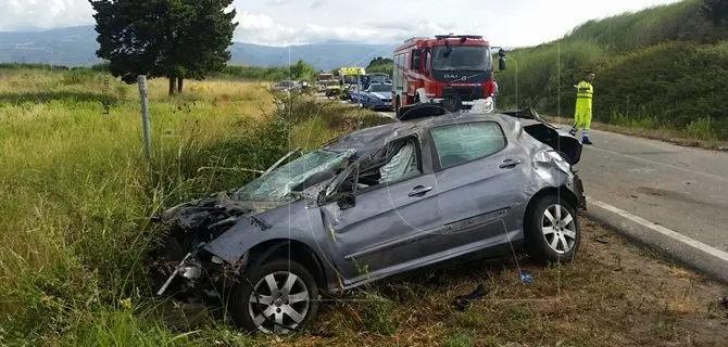 Lamezia, incidente stradale sulla Ss18: muore un 22enne (FOTO)