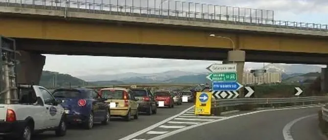 Statale 106, sequestrato lo svincolo 6 a Germaneto