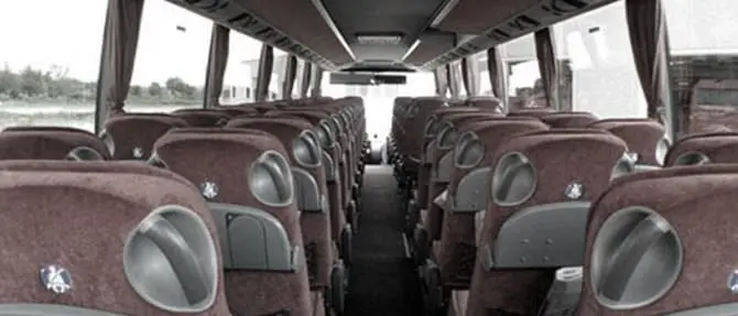 Bus con minori senza assicurazione, sequestrato