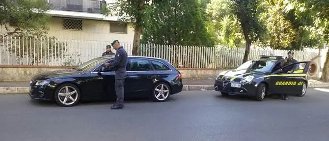 Cosenza, sequestrate cento auto di lusso