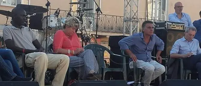 Susanna Camusso a Gioia Tauro. Costantino fischiato dai portuali