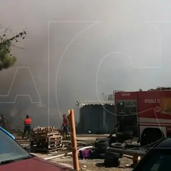 Reggio Calabria, fiamme e paure a Feo di Vito