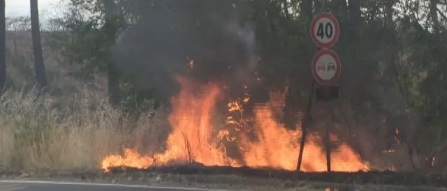 L'inferno a Rovito, trecento persone sgomberate e case a rischio (FOTO)