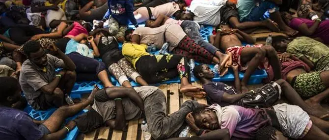 Migranti, nuovo sbarco al porto di Vibo Marina