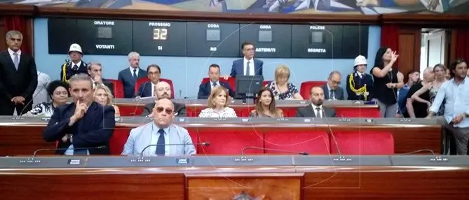 Catanzaro, impasse in Consiglio: non si riesce ad eleggere il presidente