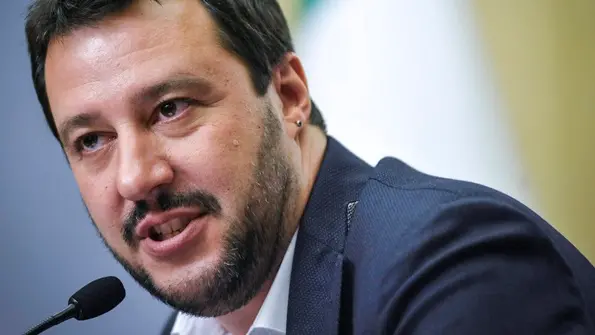 29/05/2014 Roma, Camera dei Deputati, conferenza stampa di FI e Lega Nord. Forza Italia annuncia la firma dei referendum della Lega per reintrodurre il reato di immigrazione clandestina e per l\\' abolizione della riforma Fornero. Nella foto Matteo Salvini , Stefano Carofei / Agf