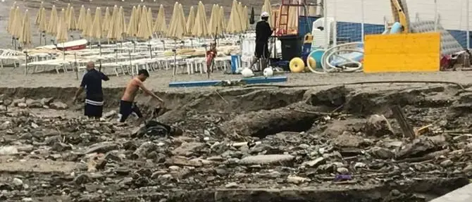 Violento nubifragio a Scilla, strade invase da fango e acqua (FOTO-VIDEO)