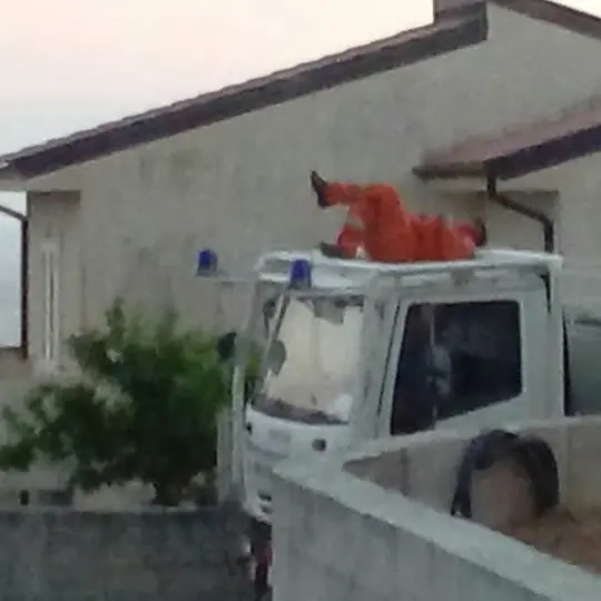 CURIOSITÀ | Se la cabina del mezzo di emergenza diventa un comodo giaciglio