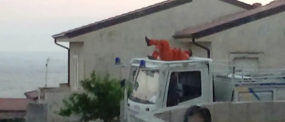 CURIOSITÀ | Se la cabina del mezzo di emergenza diventa un comodo giaciglio