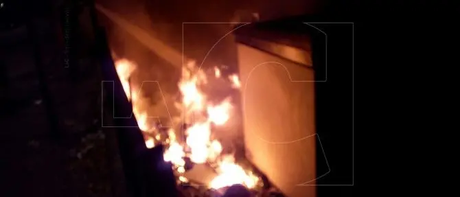 Catanzaro, ancora fuoco in viale Isonzo