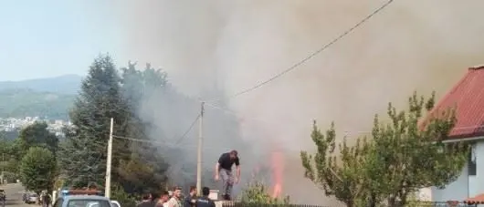 Due piromani sorpresi dalla polizia e deferiti all'autorità giudiziaria