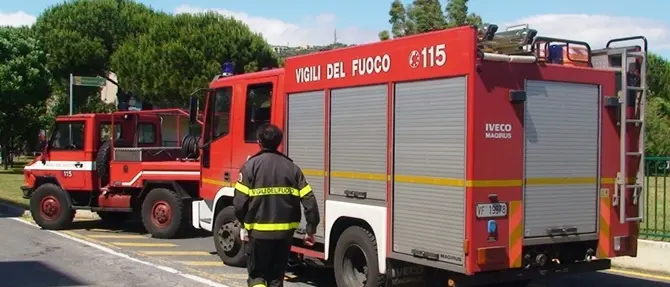 Vasto incendio a San Benedetto Ullano, evacuate alcune abitazioni