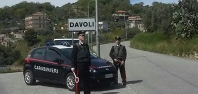 Furto in appartamento a Davoli, arrestate due persone (Foto)