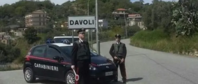 Furto in appartamento a Davoli, arrestate due persone (Foto)